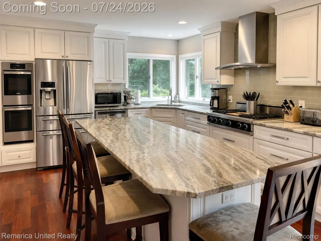 21778 Picadilly Circle Novi City MI 48375