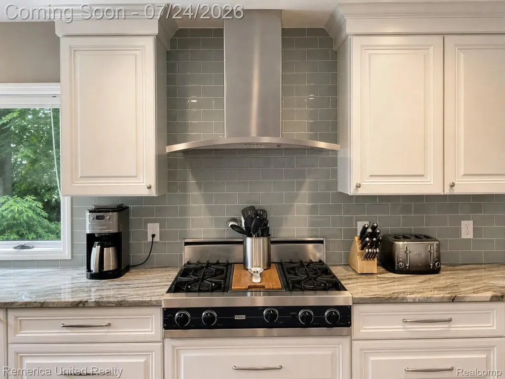 21778 Picadilly Circle Novi City MI 48375