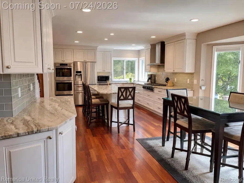 21778 Picadilly Circle Novi City MI 48375