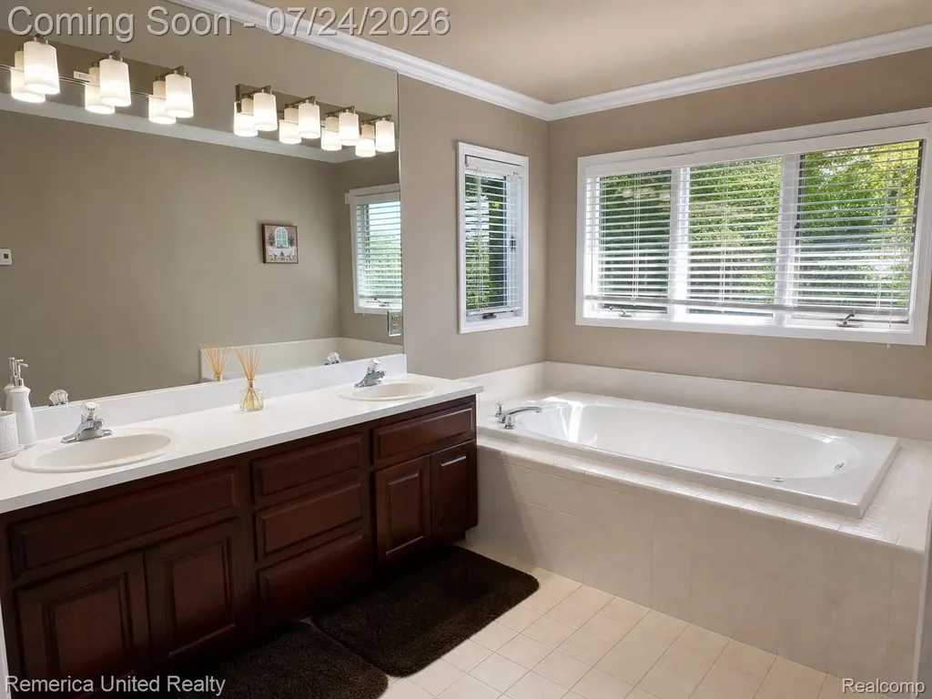 21778 Picadilly Circle Novi City MI 48375