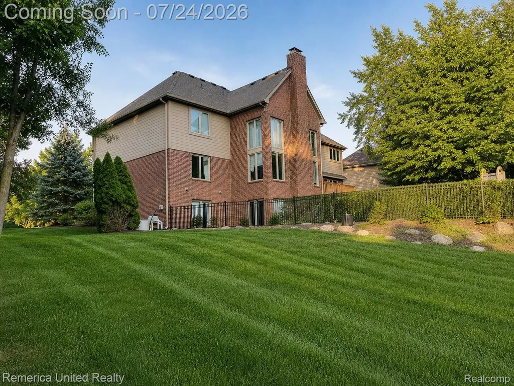 21778 Picadilly Circle Novi City MI 48375