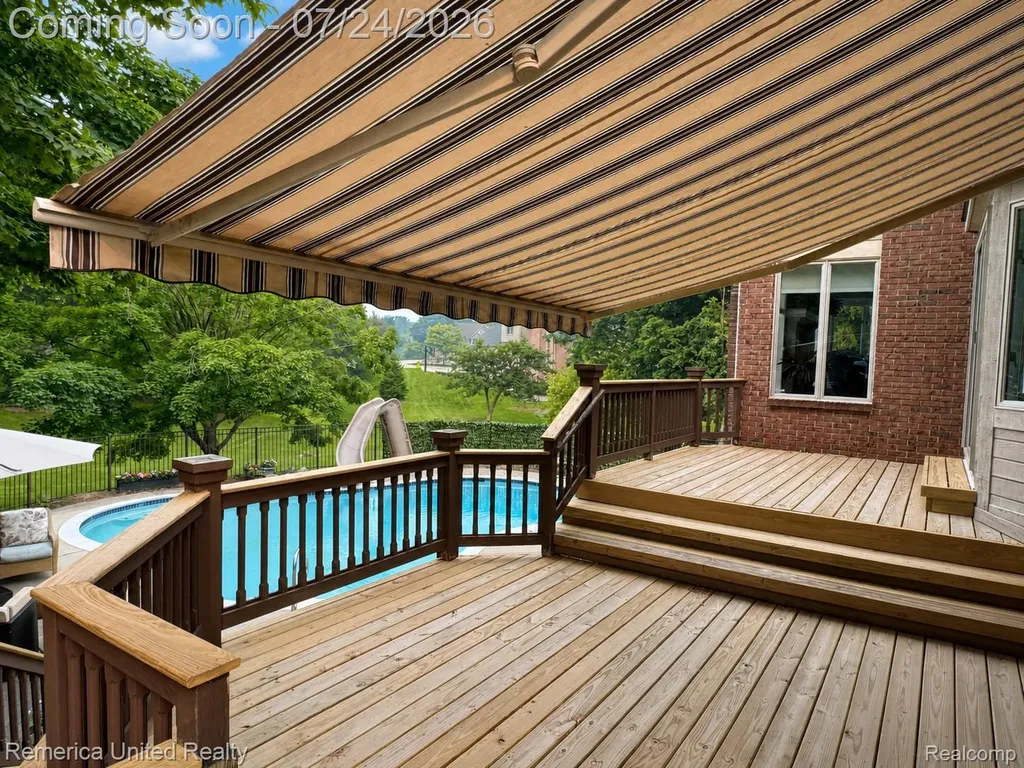 21778 Picadilly Circle Novi City MI 48375