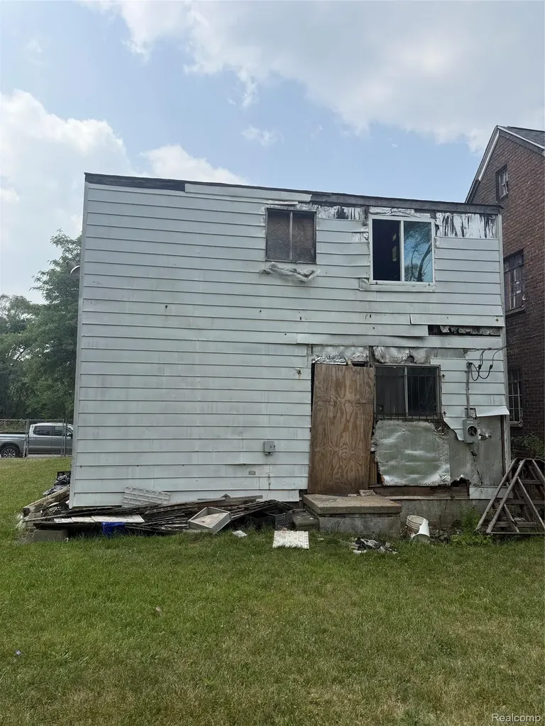 7934 Frontenac Street Detroit City MI 48211