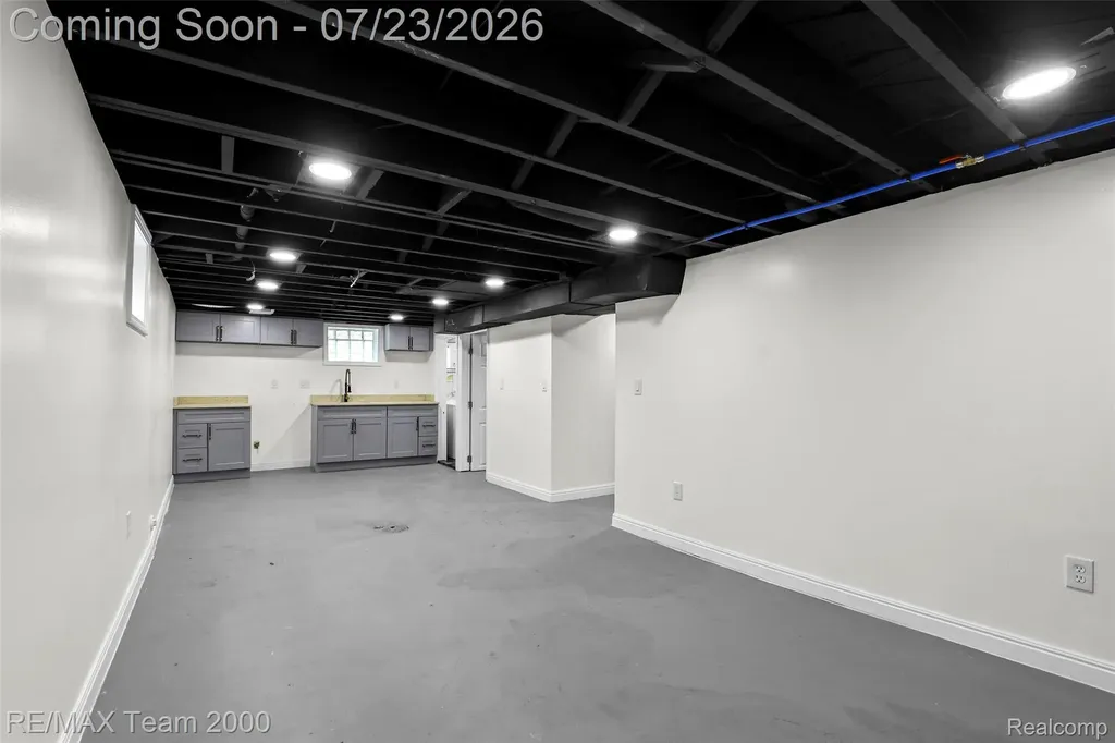 6900 Westwood Street Detroit City MI 48228