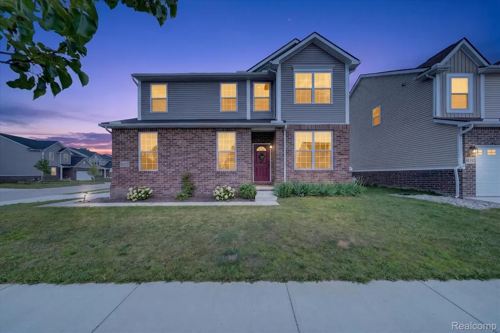 41372 Snowdon Drive Clinton Charter Township MI 48038
