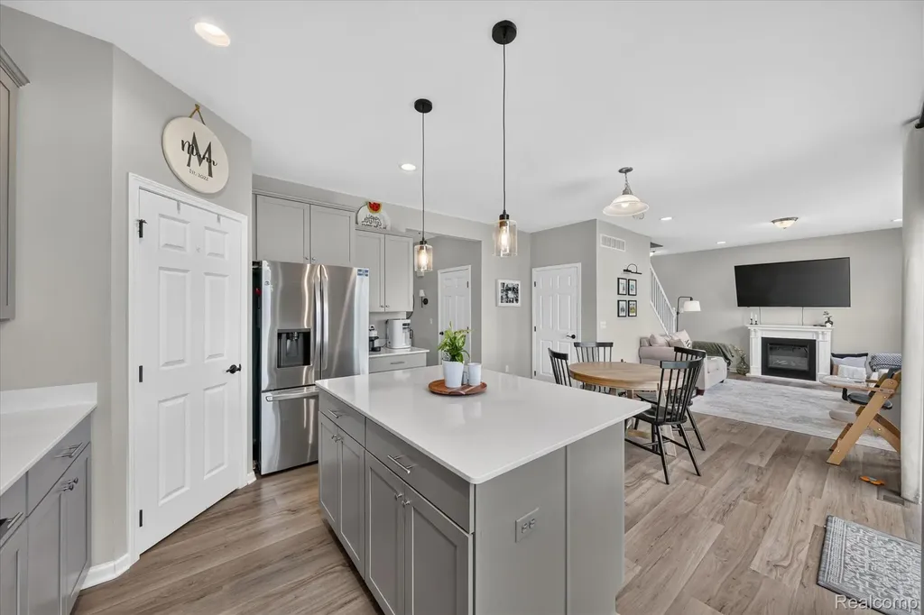 41372 Snowdon Drive Clinton Charter Township MI 48038