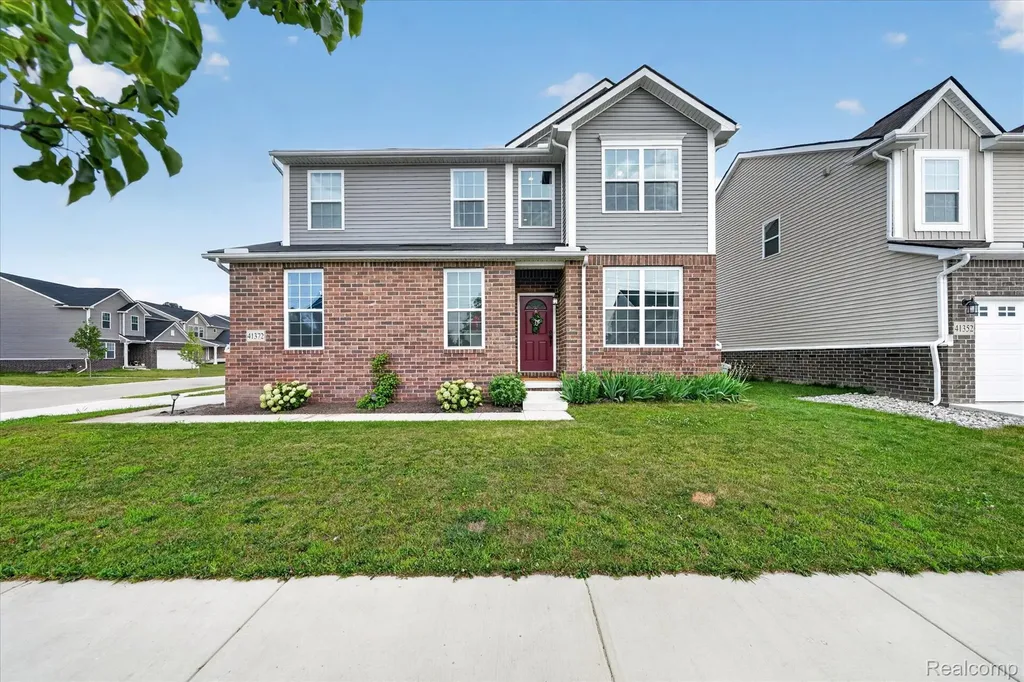 41372 Snowdon Drive Clinton Charter Township MI 48038