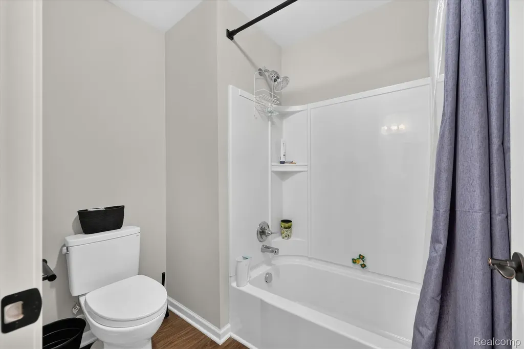 41372 Snowdon Drive Clinton Charter Township MI 48038