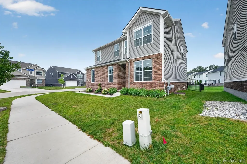 41372 Snowdon Drive Clinton Charter Township MI 48038