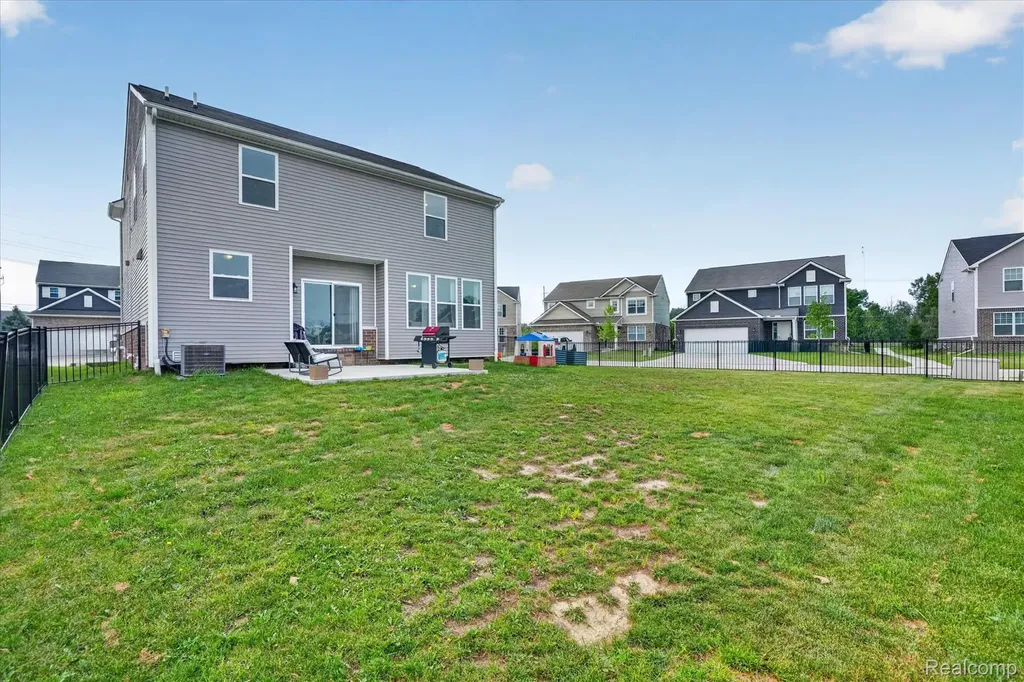 41372 Snowdon Drive Clinton Charter Township MI 48038