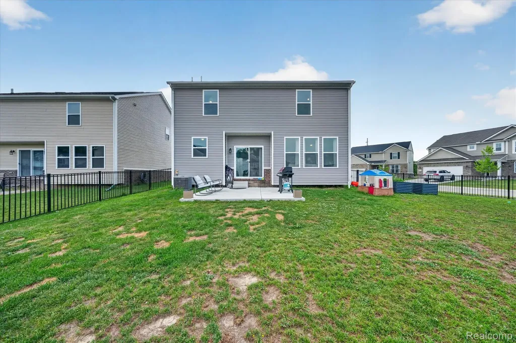 41372 Snowdon Drive Clinton Charter Township MI 48038