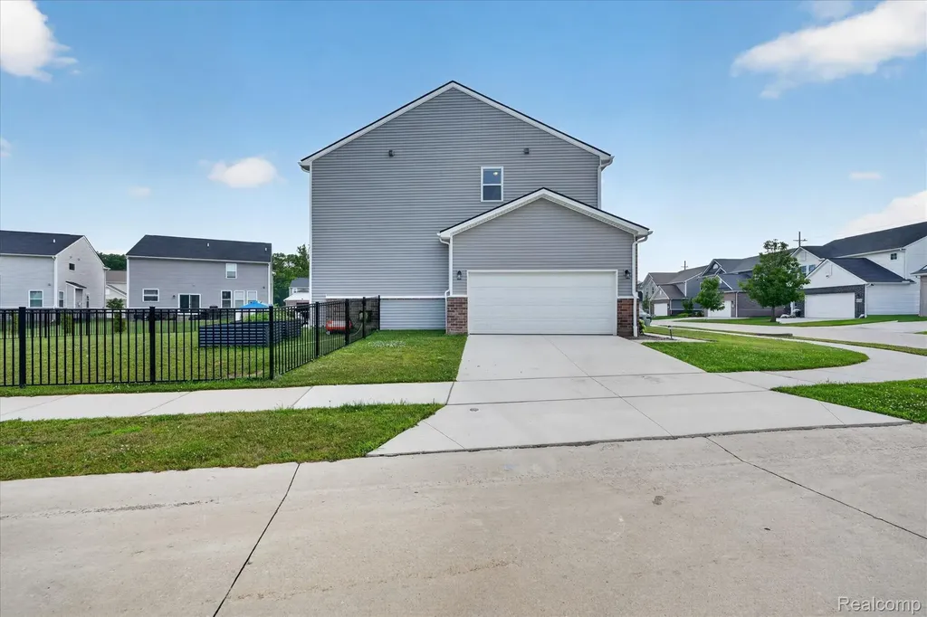 41372 Snowdon Drive Clinton Charter Township MI 48038