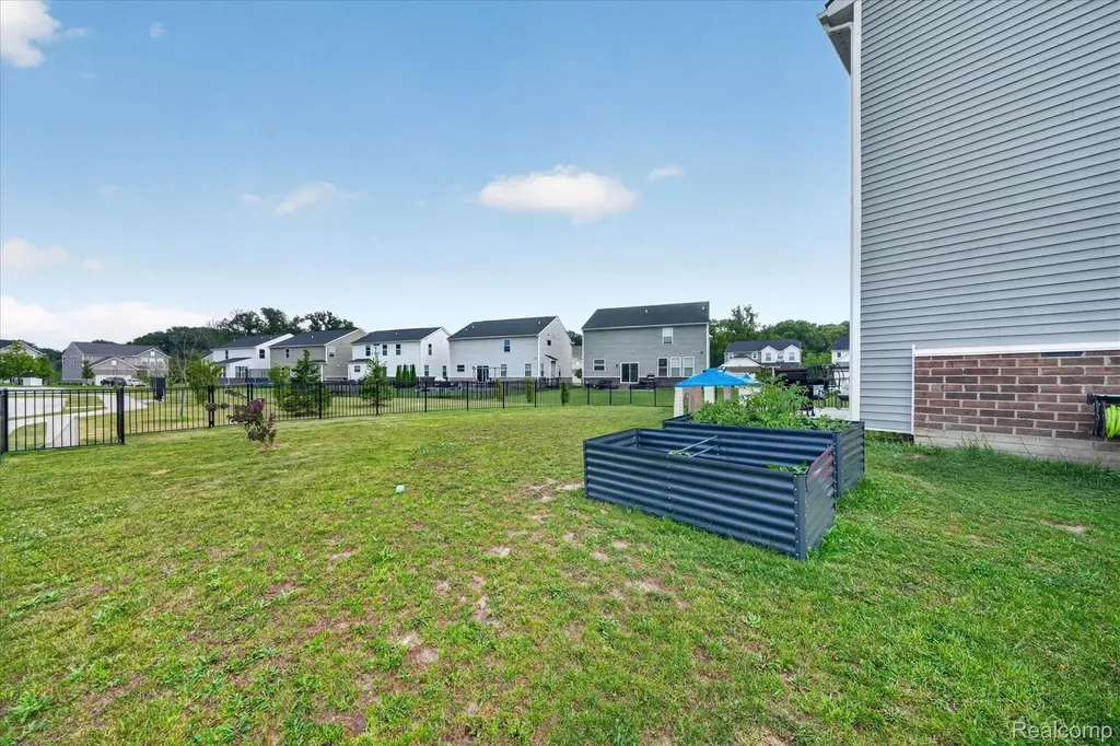 41372 Snowdon Drive Clinton Charter Township MI 48038