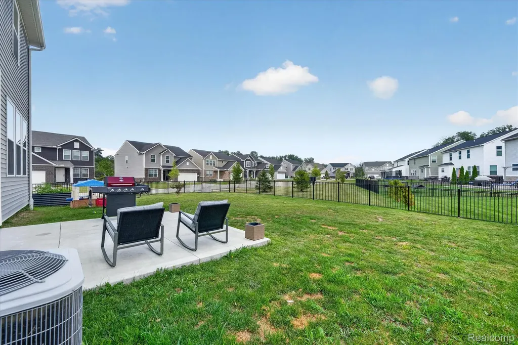 41372 Snowdon Drive Clinton Charter Township MI 48038