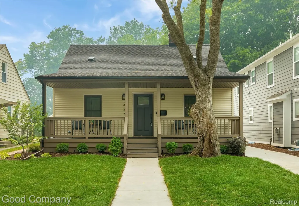 223 N Alexander Avenue Royal Oak City MI 48067