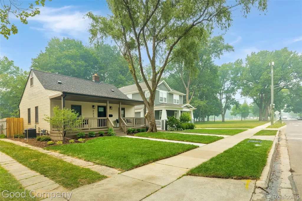 223 N Alexander Avenue Royal Oak City MI 48067