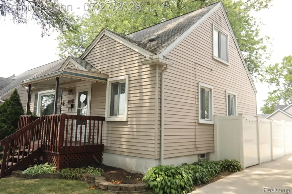 1821 Ardmore Drive Ferndale City MI 48220