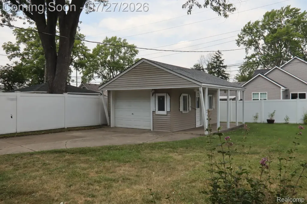 1821 Ardmore Drive Ferndale City MI 48220