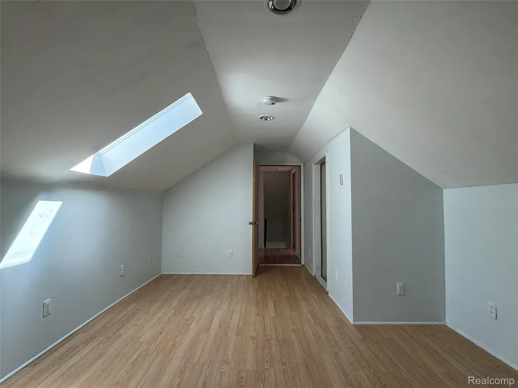 24653 Eureka Avenue Warren City MI 48091