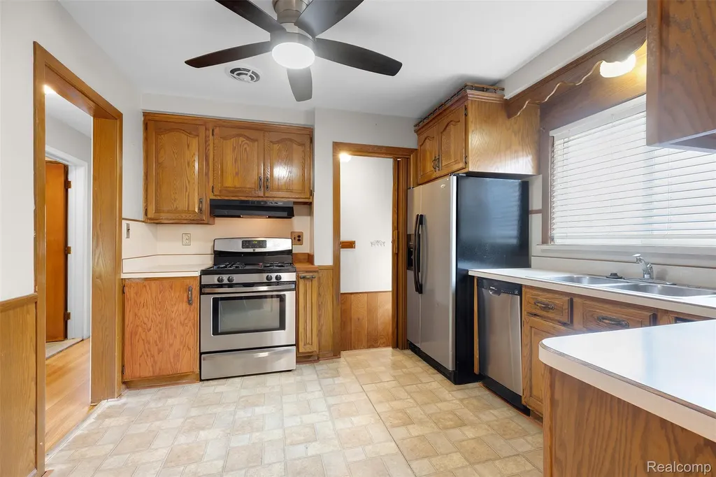 9929 Carter Avenue Allen Park City MI 48101
