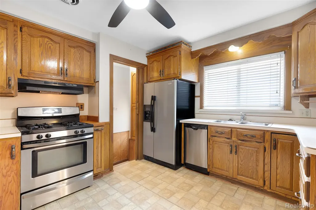 9929 Carter Avenue Allen Park City MI 48101