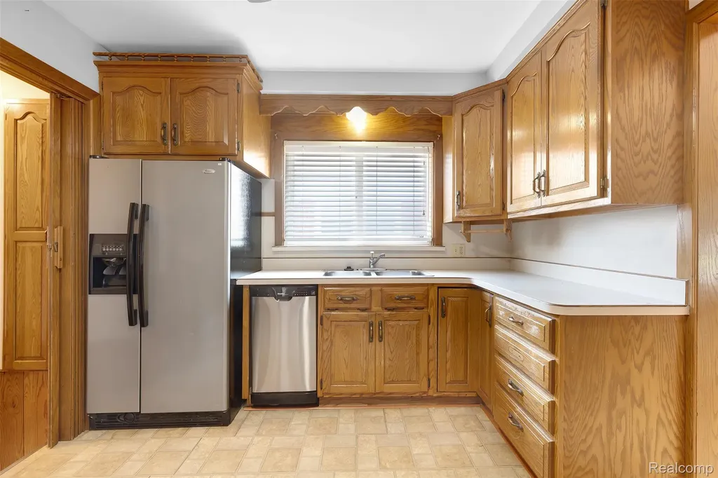 9929 Carter Avenue Allen Park City MI 48101