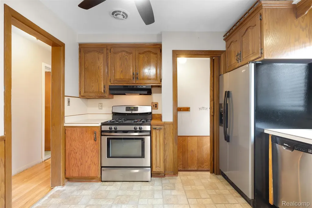 9929 Carter Avenue Allen Park City MI 48101