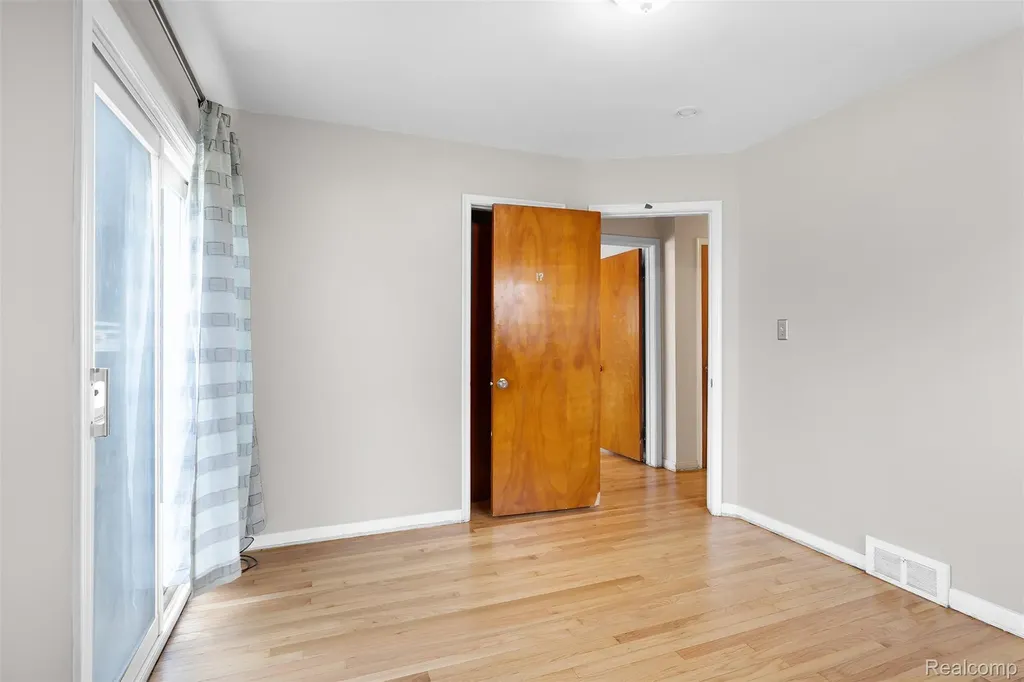 9929 Carter Avenue Allen Park City MI 48101