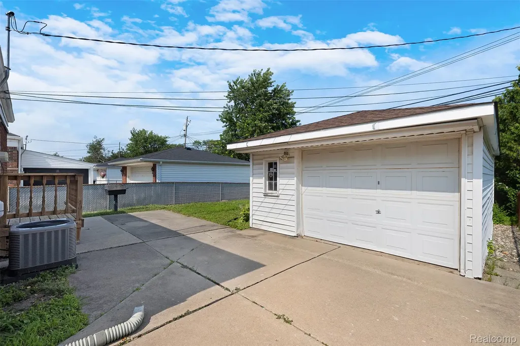 9929 Carter Avenue Allen Park City MI 48101