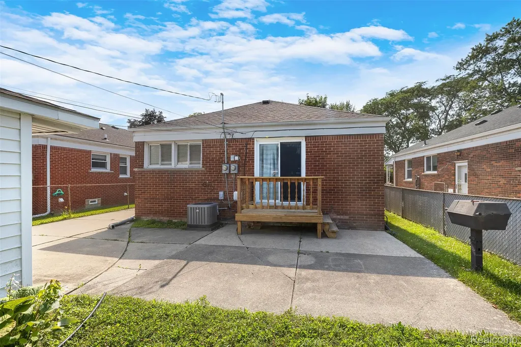 9929 Carter Avenue Allen Park City MI 48101