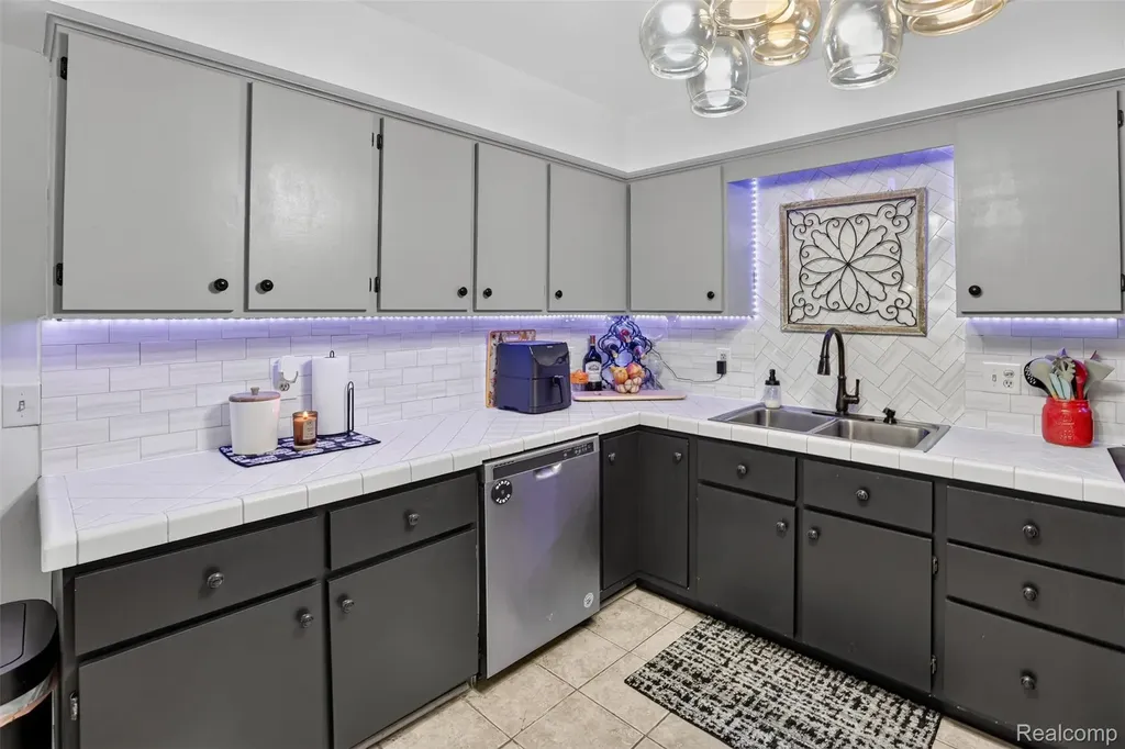527 Leland Street Flushing City MI 48433
