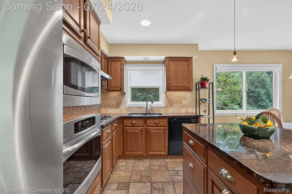 649 Heritage Lane Rochester Hills City MI 48309