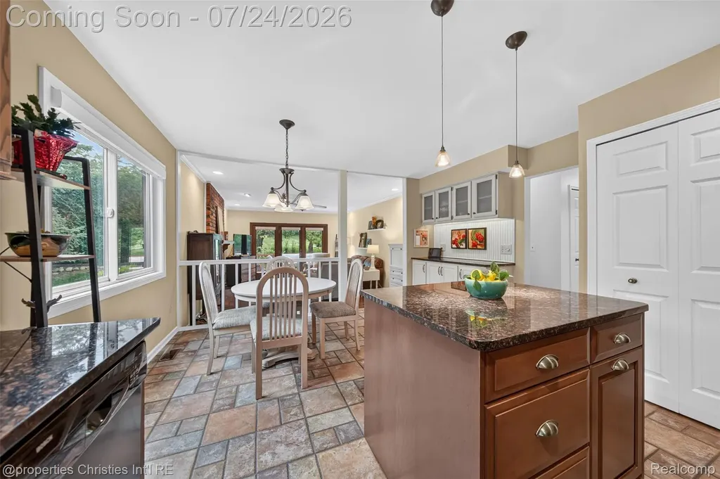 649 Heritage Lane Rochester Hills City MI 48309