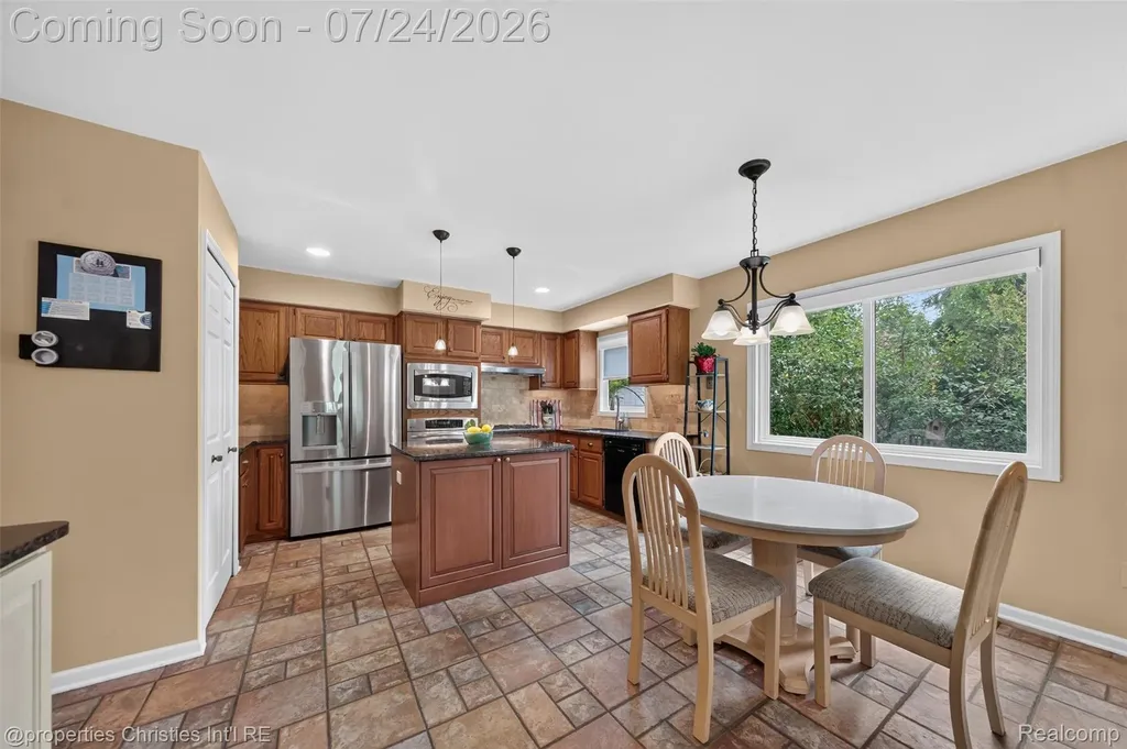 649 Heritage Lane Rochester Hills City MI 48309