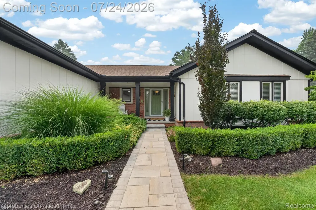 649 Heritage Lane Rochester Hills City MI 48309
