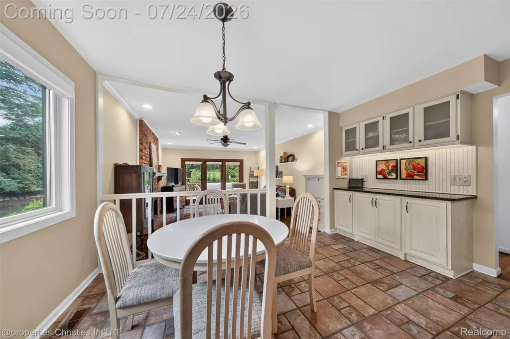 649 Heritage Lane Rochester Hills City MI 48309
