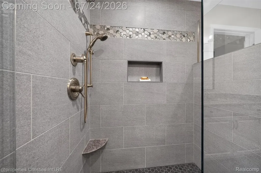 649 Heritage Lane Rochester Hills City MI 48309