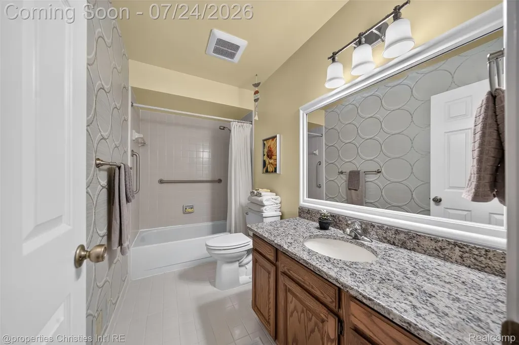 649 Heritage Lane Rochester Hills City MI 48309