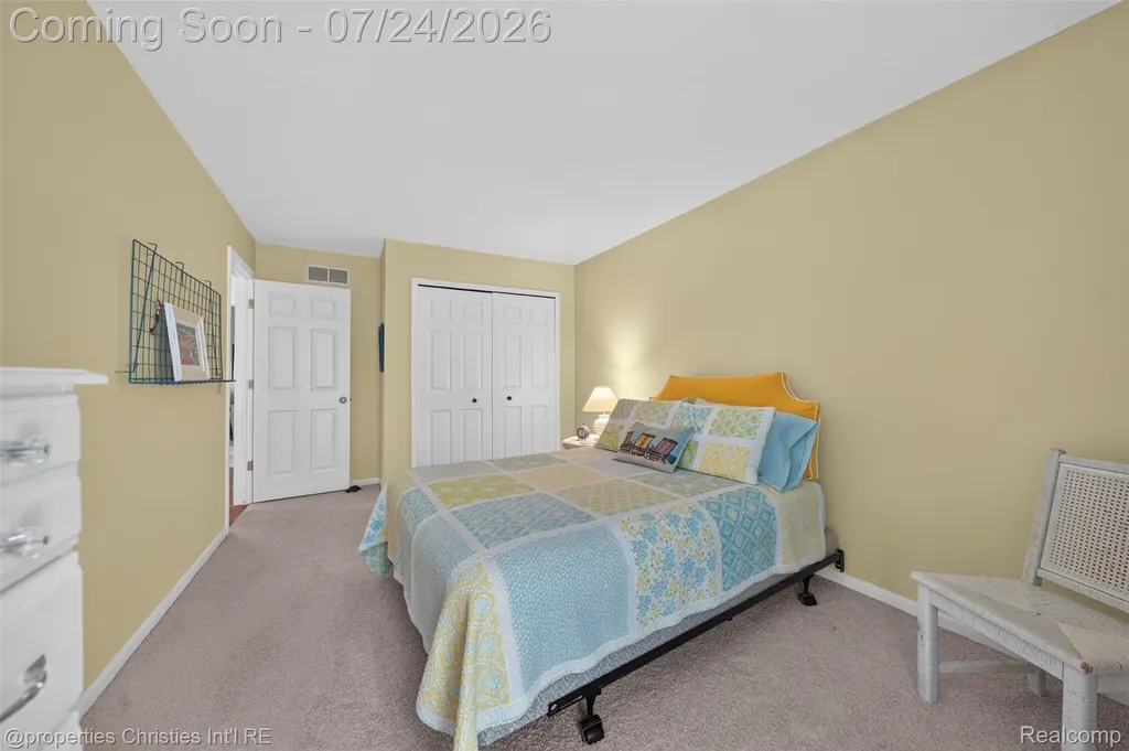 649 Heritage Lane Rochester Hills City MI 48309