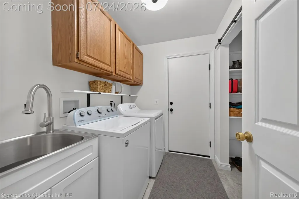 649 Heritage Lane Rochester Hills City MI 48309