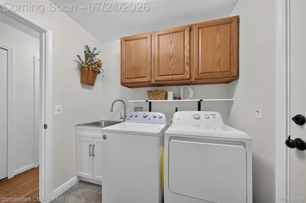 649 Heritage Lane Rochester Hills City MI 48309