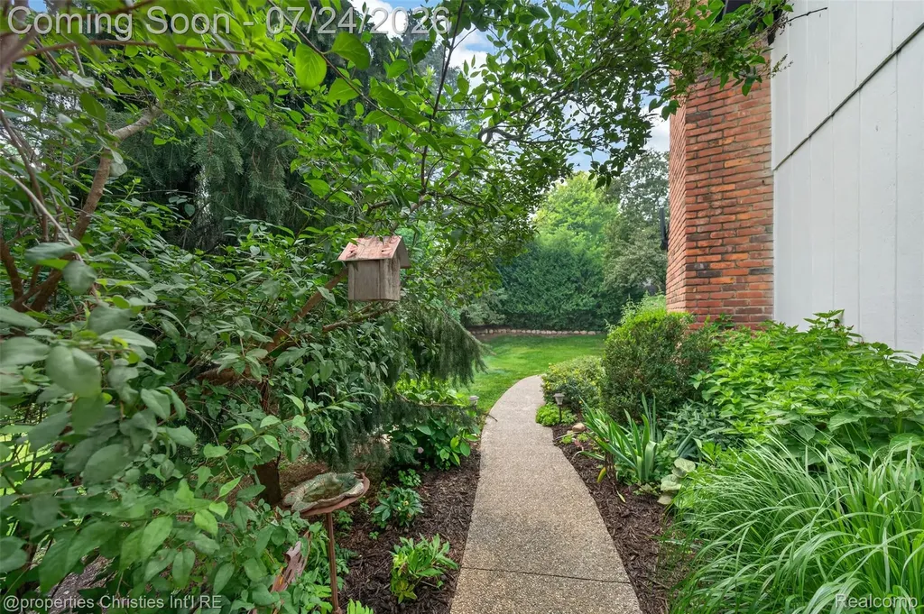 649 Heritage Lane Rochester Hills City MI 48309