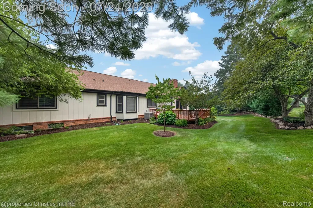 649 Heritage Lane Rochester Hills City MI 48309