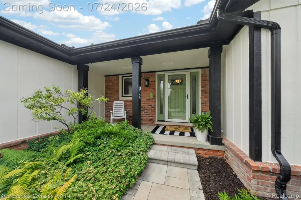 649 Heritage Lane Rochester Hills City MI 48309