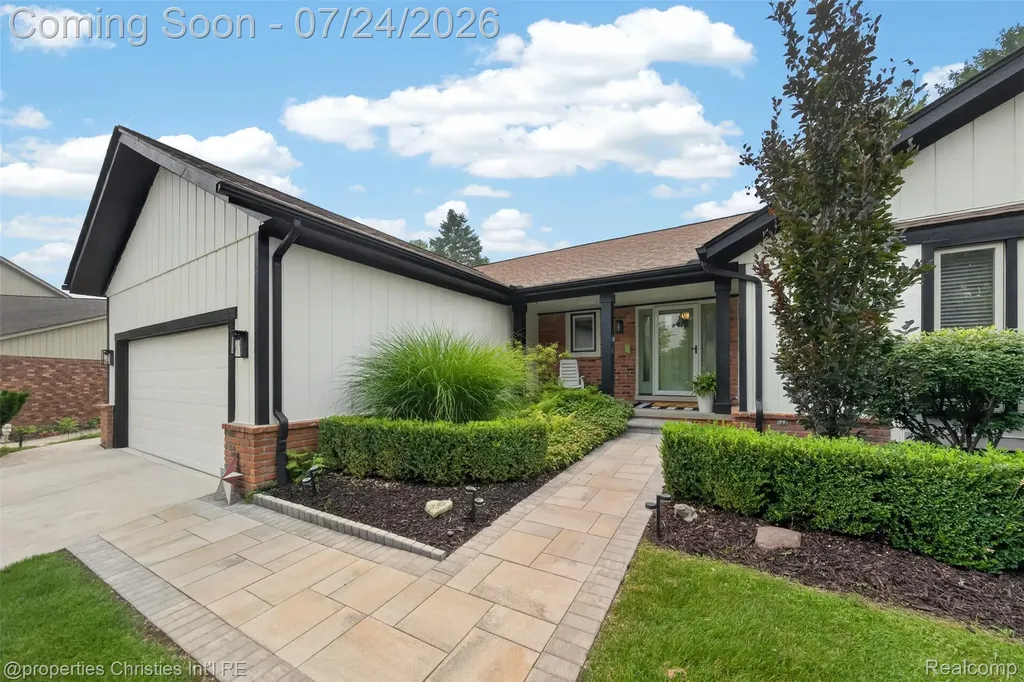 649 Heritage Lane Rochester Hills City MI 48309