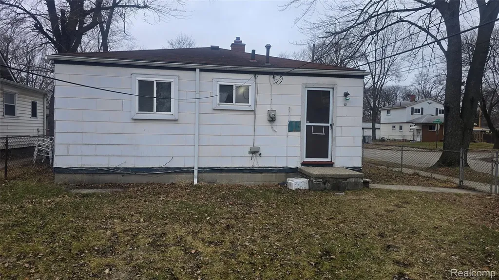1040 E Bernhard Avenue Hazel Park City MI 48030