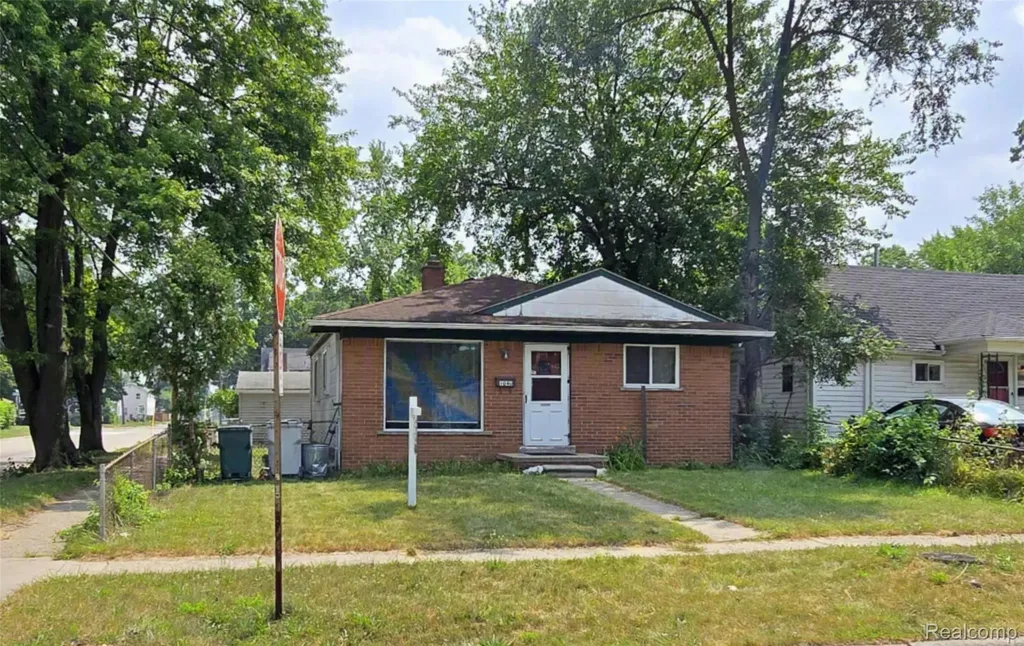 1040 E Bernhard Avenue Hazel Park City MI 48030