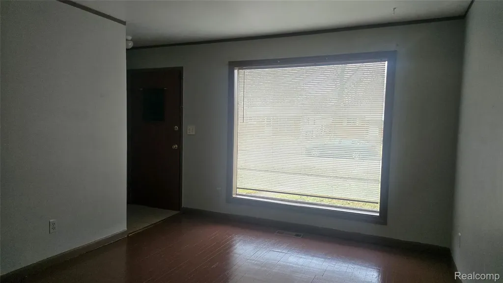 1040 E Bernhard Avenue Hazel Park City MI 48030