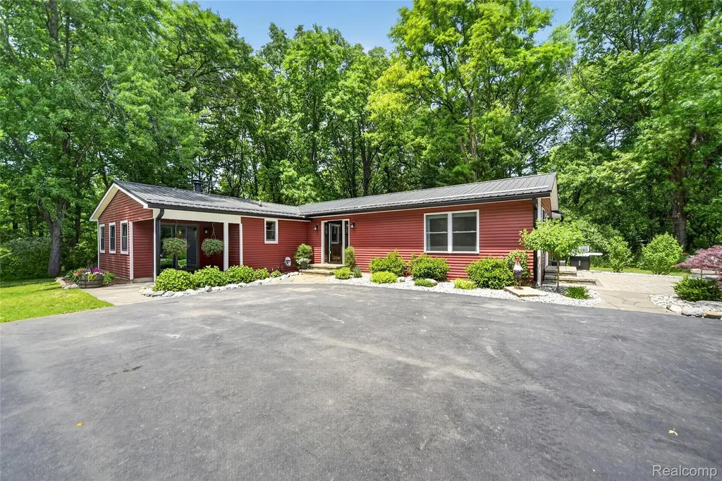 13635 Unadilla Road Unadilla Township MI 48137