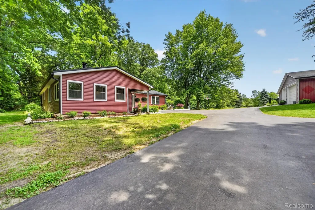 13635 Unadilla Road Unadilla Township MI 48137